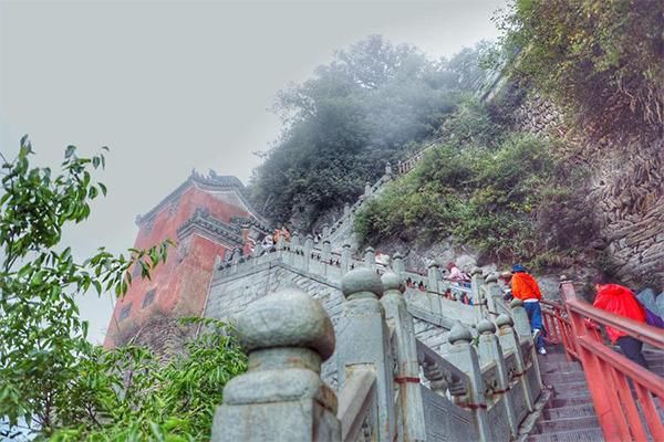 武当山南神道适合上金顶吗?