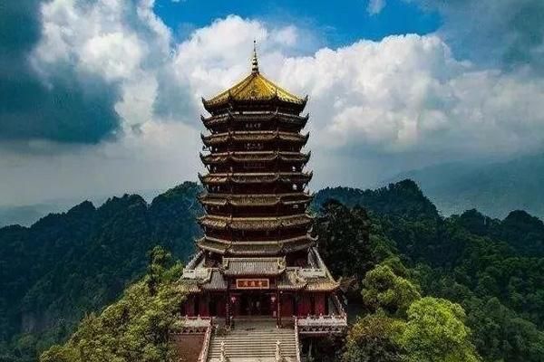 全程4-5天的青城山徒步行程安排，耗时约6-7小时