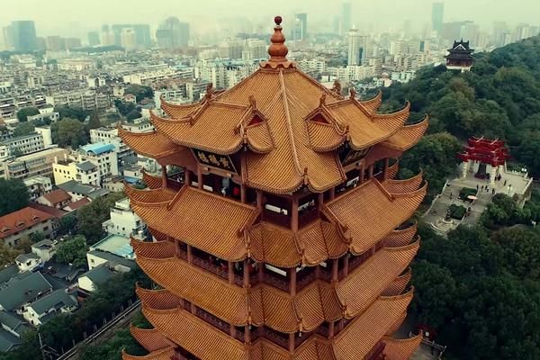 进出黄鹤楼，西门、东门的特色介绍