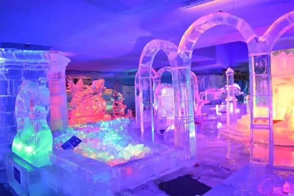 夏日冰雪艺术馆开放时间是什么时候？