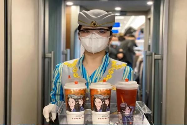 高铁奶茶的种类与价格解析