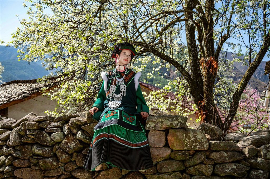 炫彝族风情·越西旅程——一个独特且诱人的文化体验