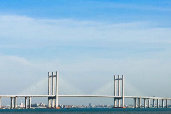泉州市区跨泉州湾大桥实施新的收费政策
