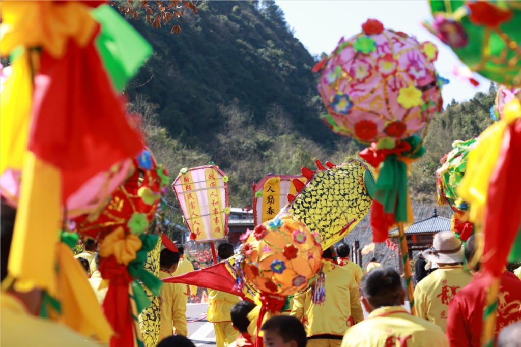 独山天洞春节祈福行礼
