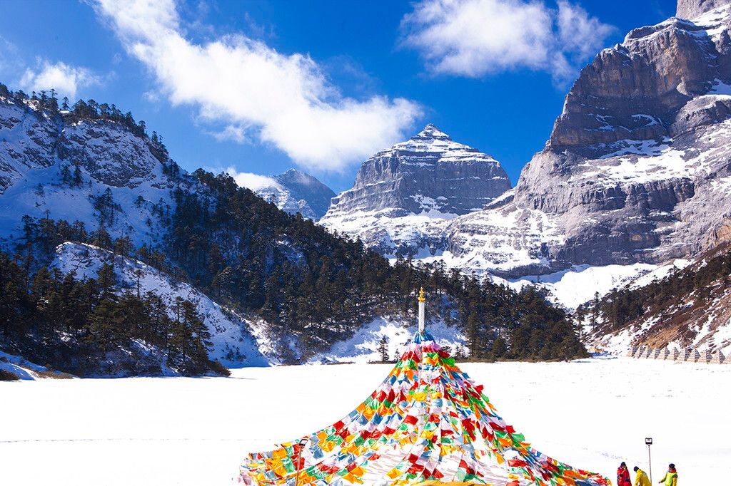 游客：玉龙/梅里？我选香巴拉佛塔雪山