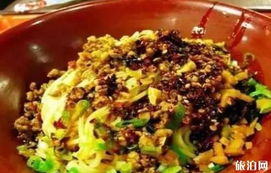 如何在六盘水品尝地道美食？