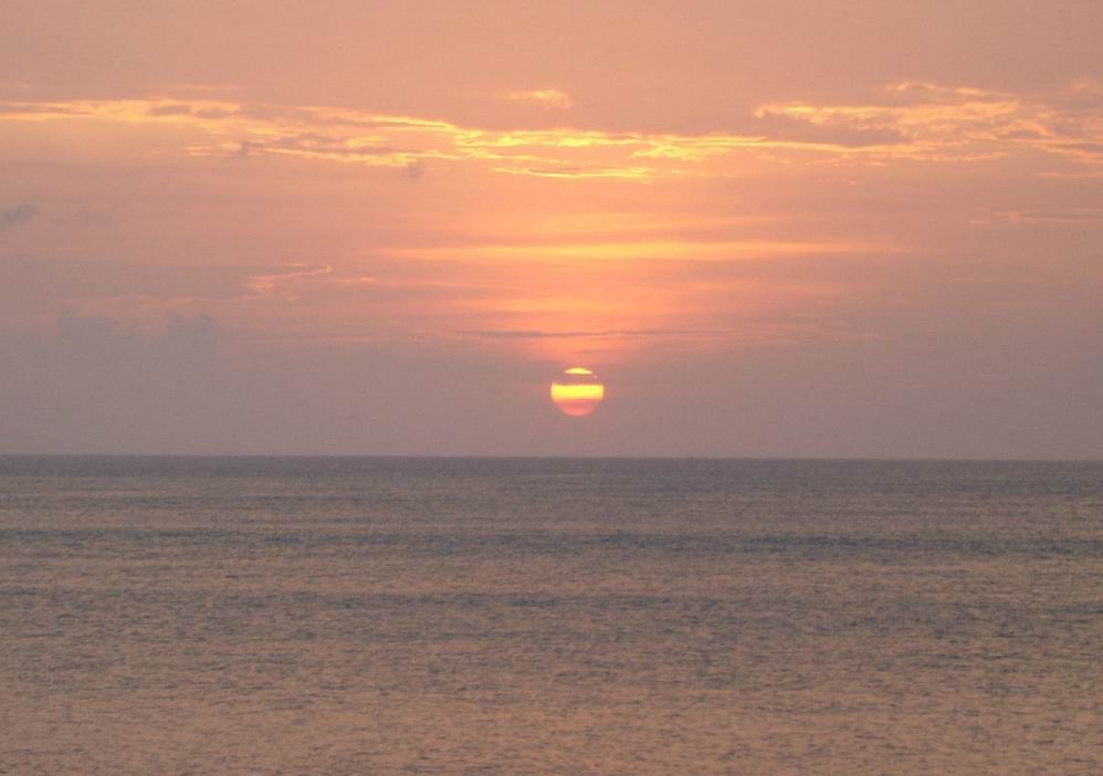 难忘的印尼之旅，金巴兰海滩日落与海滩烧烤晚餐