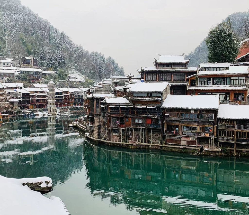 凤凰冬季滑雪场，给你带来欢乐的冰雪时光