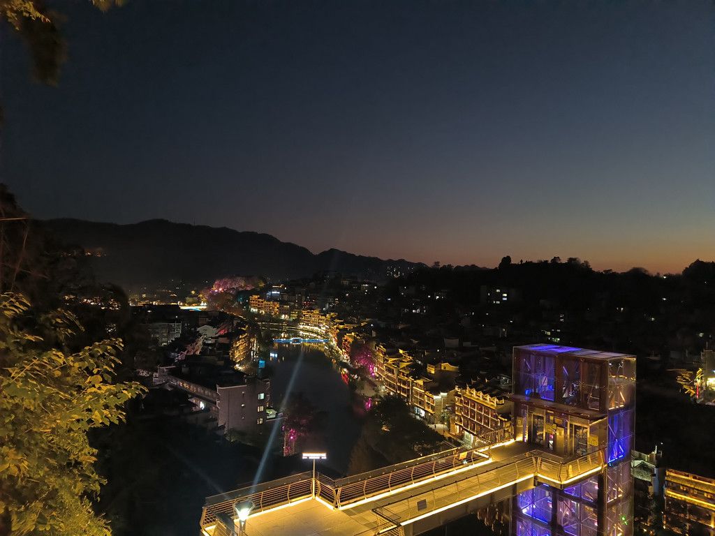 凤凰古城，交通指南 - 探索历史悠久的凤凰古城旅游攻略