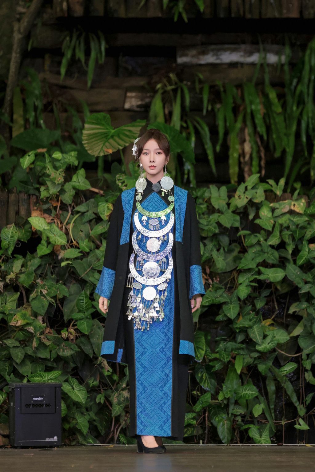 女神集体亮相,黎族大片来袭!