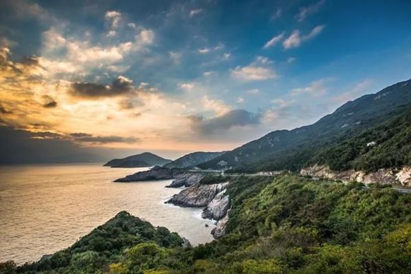 探索朱家尖，丰富的历史遗迹、壮丽的自然风光和独特的休闲娱乐
