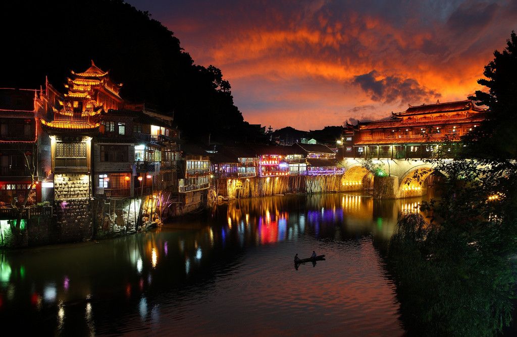 凤凰古城风光探寻，一次充满魅力的旅行体验